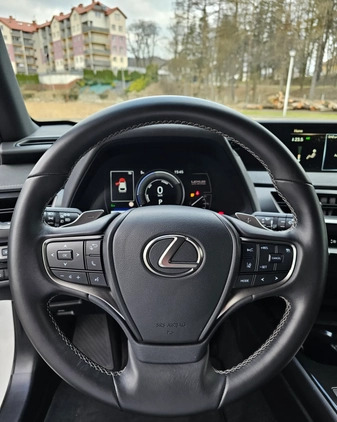 Lexus UX cena 179000 przebieg: 13500, rok produkcji 2022 z Sanok małe 781